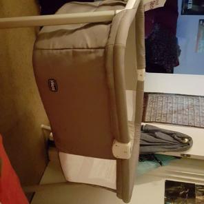 Chicco Bassinet with carry case and mat