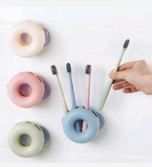 Toothbrush holder