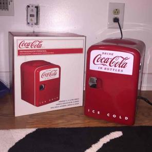 COCA COLA mini fridge