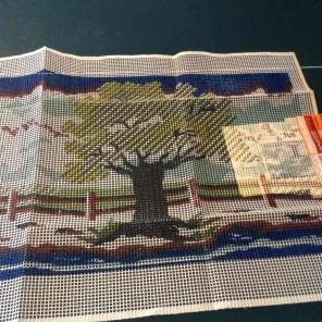 Bucilla rug canvas oak tree 24x36
