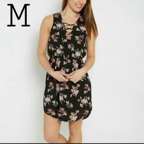 Floral lace up size M