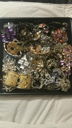 HUGE RHINESTONE HARVEST JUNK JEWELRY LOT