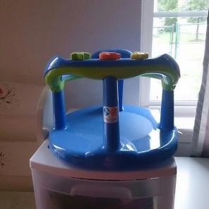 Baby bathtub seat or pool seat