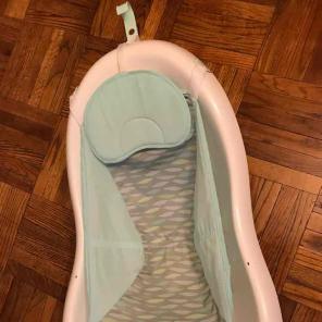 Baby bath tub
