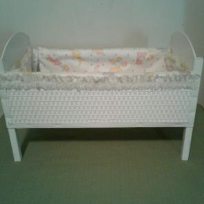 Vintage Child's White Wicker Bed/Crib