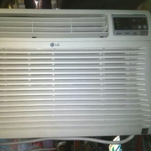 12,000 BTU 115-V Window AC with Remote
