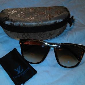 LOUIS VUITTON SUNGLASSES WITH CASE