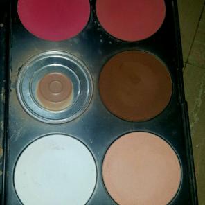 BH Cosmetics contour pallete