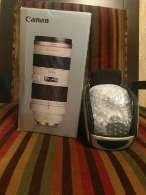 EF 70-200 mm f/2.8L USM
With Lens Case