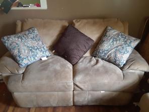 Double reclining loveseat