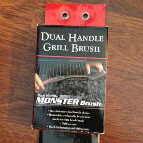 Replacement brush head for grill brush