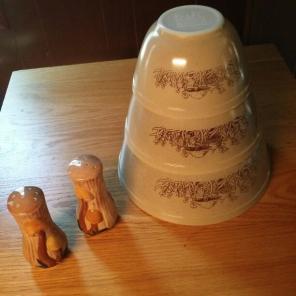 Pyrex Forest Fancies 401 - 403 + shakers