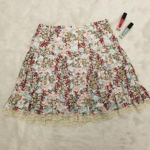 Cute floral skirt sz S
