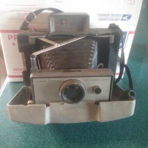 Vintage Polaroid land camera auto 210