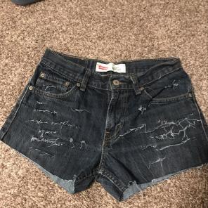 Levi jean Shorts
