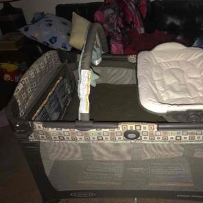 Graco playpen with bassinet