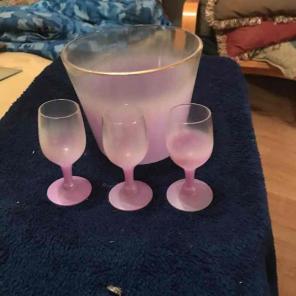 Vintage blendo ice bucket and 3 glasses