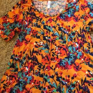 LuLaRoe Large Perfect Tee