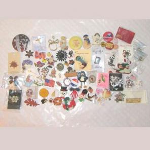 Huge lot of brooches