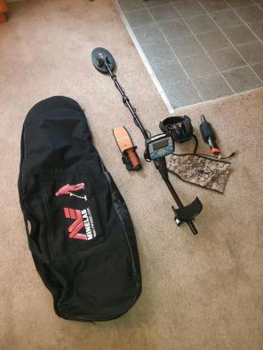 Minelab X-Terra 705 metal detector
