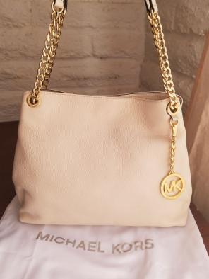 ECRU SATCHEL AND WRISTLET