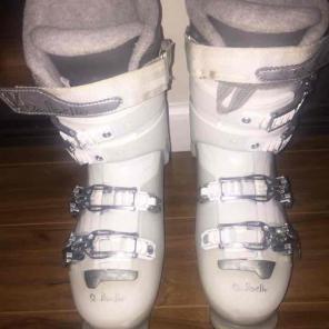 Dalbello Aspire 23 ski boots
