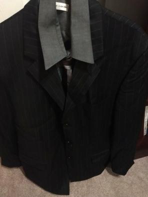 Suite with tie