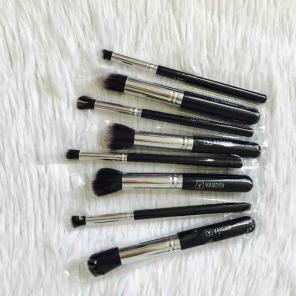 Travel size makeup brushes
