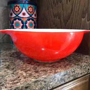 Pyrex Friendship Red 4 QT #444 Bowl