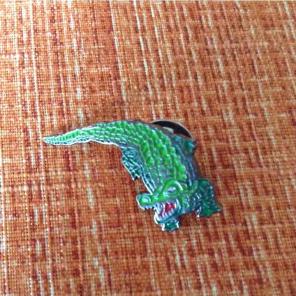 Tack pin