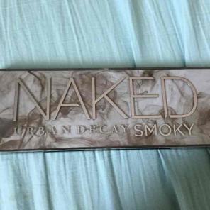 Urban Decay Naked Smoky Palette