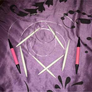 Circular knitting needles