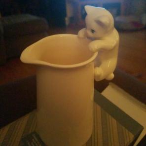 Kitten tea/creamer pitcher