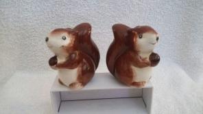 Collectible Squirrel salt/pepper shakers