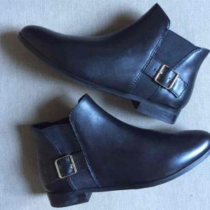 NWB Steve Madden Chelsea Boots