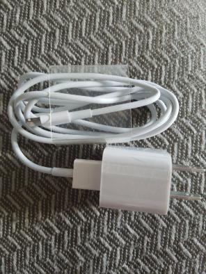 Apple Charger iPhone, iPad or iPad Mini