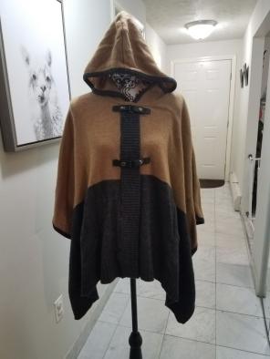 Max studio hooded cape