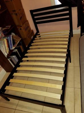 Bed frame full size...bastidor full size