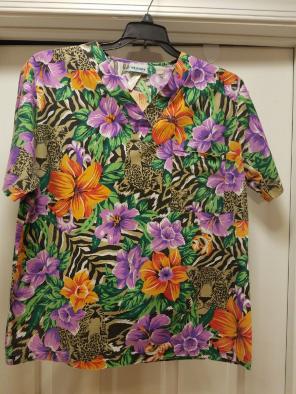 SCRUB TOP