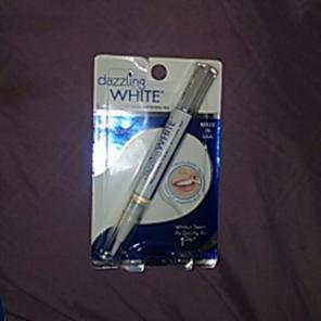 Teeth whitener