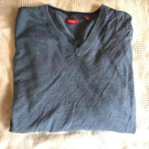 Men's Izod v neck sweater