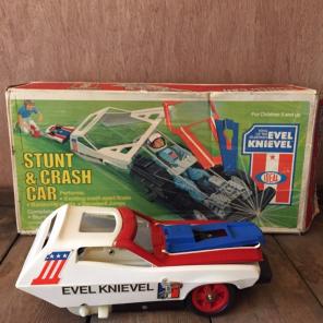evel knievel stunt and crash car set