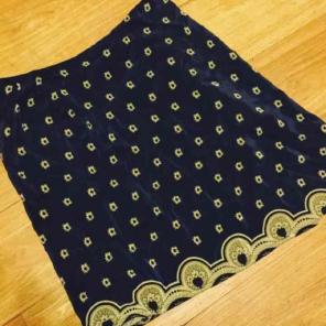 DKNY size 6 100% Silk wrap skirt