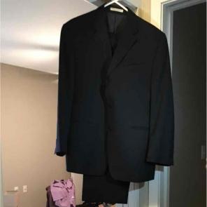 DKNY dark navy suit size 40 regular