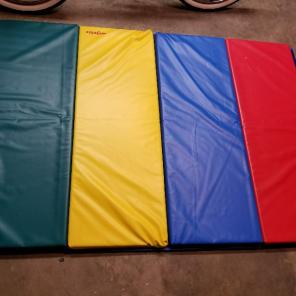 gymnastic and tumbling mat 6'x8'