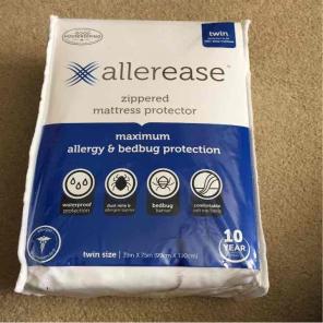Allerease twin mattress protector NEW