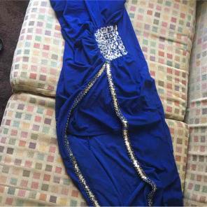 Prom dress. size medium