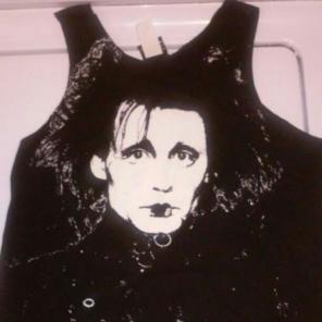 Women's large Edward and crow t-shirt