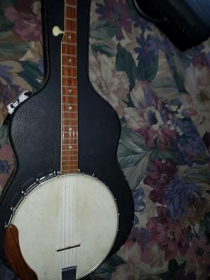 Melody plus 5 string banjo