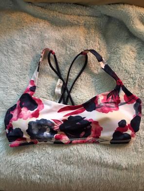 Lululemon Size 10 Free To Be Bra